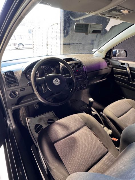 VOLKSWAGEN POLO 2005 très propre