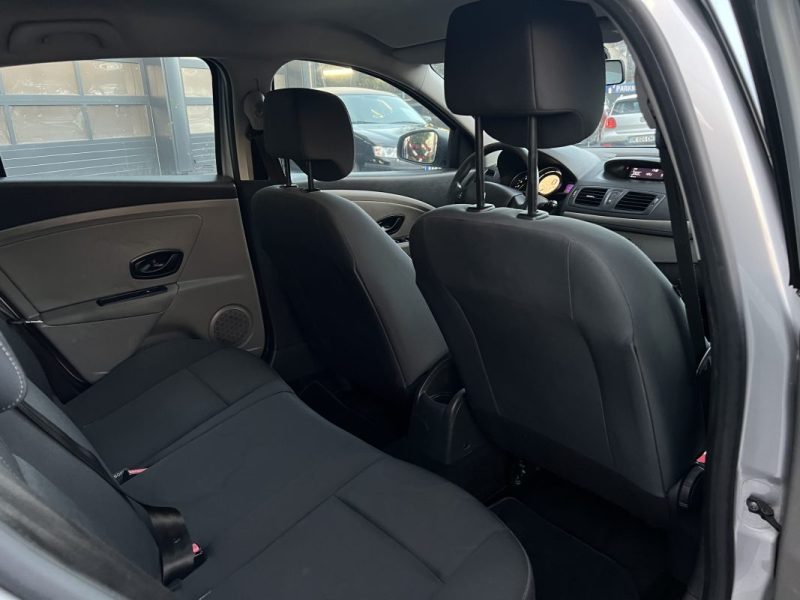 RENAULT MEGANE 3 III 1.5 DCI 110 Cv 5 PORTES / CRIT AIR 2 - GARANTIE 1 AN