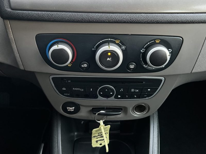 RENAULT MEGANE 3 III 1.5 DCI 110 Cv 5 PORTES / CRIT AIR 2 - GARANTIE 1 AN