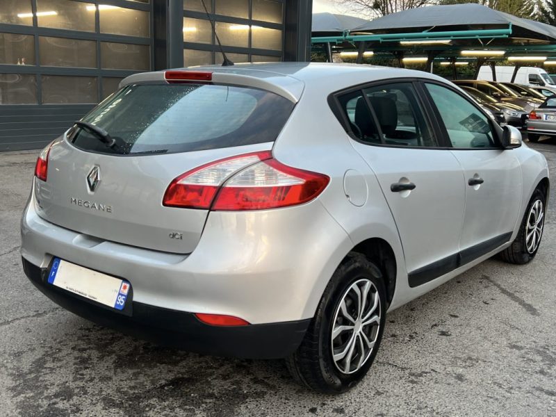 RENAULT MEGANE 3 III 1.5 DCI 110 Cv 5 PORTES / CRIT AIR 2 - GARANTIE 1 AN