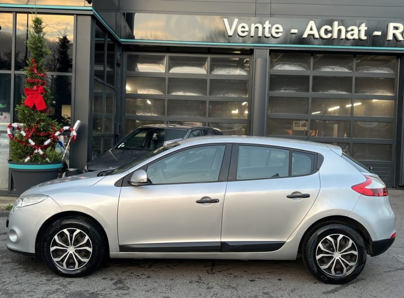 RENAULT MEGANE 3 III 1.5 DCI 110 Cv 5 PORTES / CRIT AIR 2 - GARANTIE 1 AN