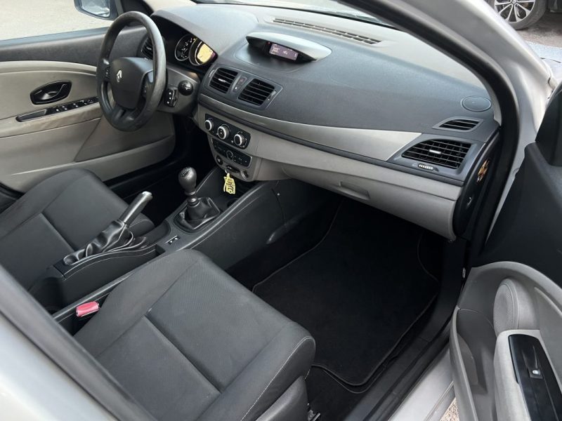 RENAULT MEGANE 3 III 1.5 DCI 110 Cv 5 PORTES / CRIT AIR 2 - GARANTIE 1 AN