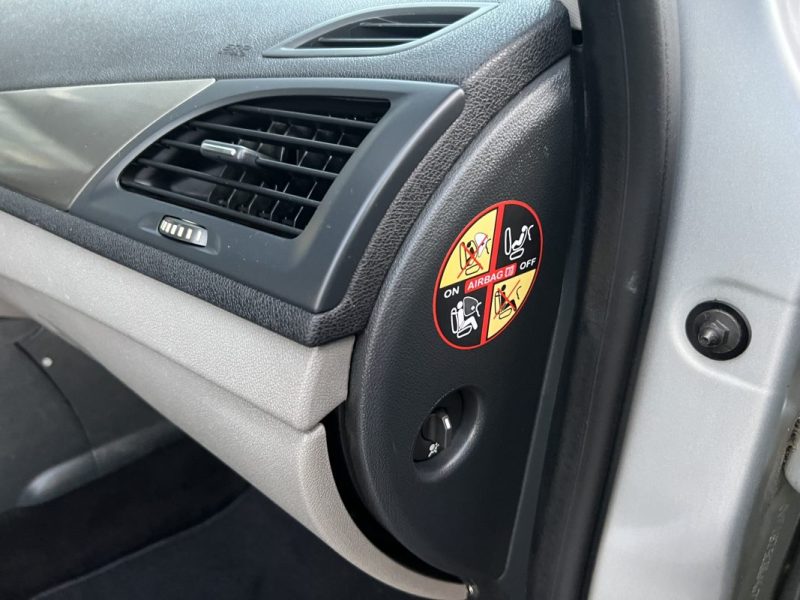 RENAULT MEGANE 3 III 1.5 DCI 110 Cv 5 PORTES / CRIT AIR 2 - GARANTIE 1 AN