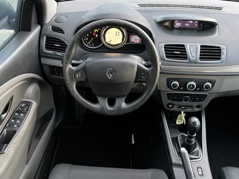 RENAULT MEGANE 3 III 1.5 DCI 110 Cv 5 PORTES / CRIT AIR 2 - GARANTIE 1 AN