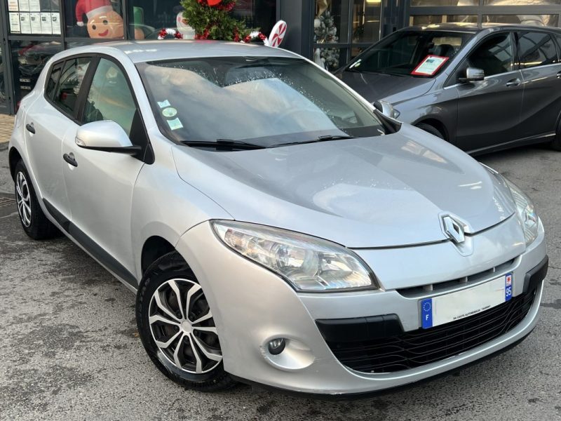 RENAULT MEGANE 3 III 1.5 DCI 110 Cv 5 PORTES / CRIT AIR 2 - GARANTIE 1 AN