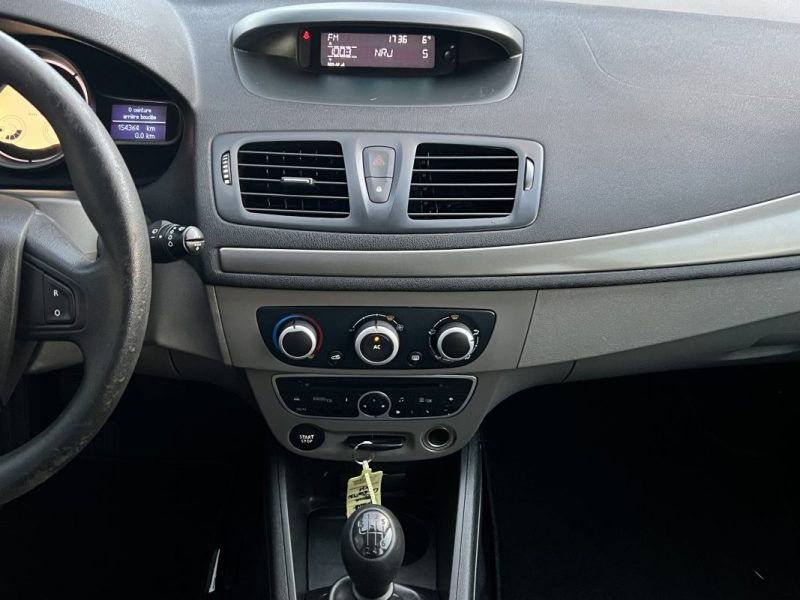 RENAULT MEGANE 3 III 1.5 DCI 110 Cv 5 PORTES / CRIT AIR 2 - GARANTIE 1 AN