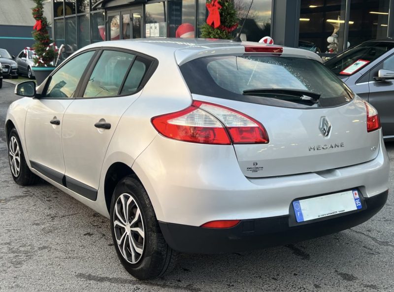 RENAULT MEGANE 3 III 1.5 DCI 110 Cv 5 PORTES / CRIT AIR 2 - GARANTIE 1 AN