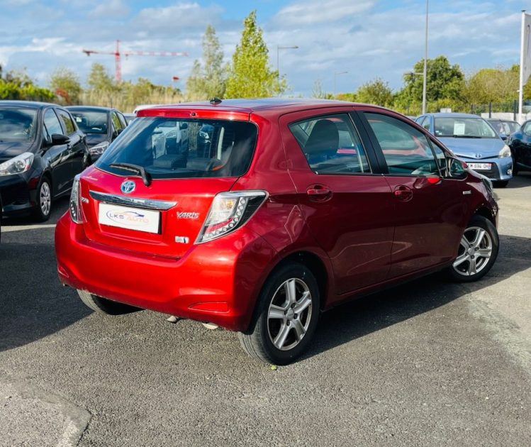 TOYOTA YARIS III 1.5 HYBRID BUSINESS 100H