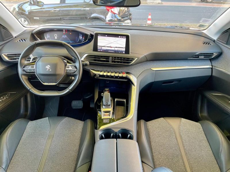 PEUGEOT 3008 1.5 BlueHDI 130 ALLURE EAT8 **1ère MAIN**