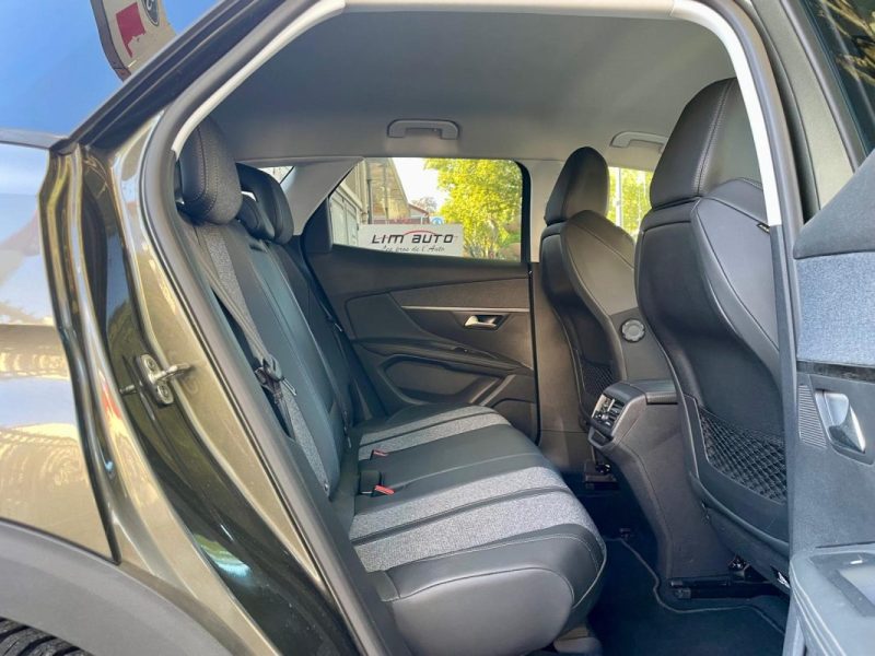 PEUGEOT 3008 1.5 BlueHDI 130 ALLURE EAT8 **1ère MAIN**