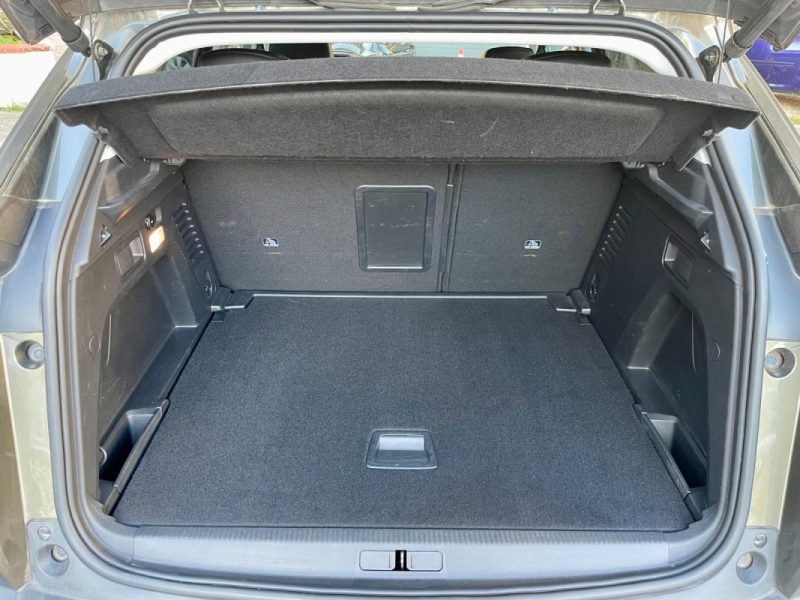 PEUGEOT 3008 1.5 BlueHDI 130 ALLURE EAT8 **1ère MAIN**