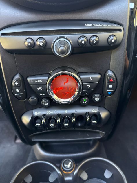 MINI COUNTRYMAN 1.6 D 112 ch Pack Red Hot Chili