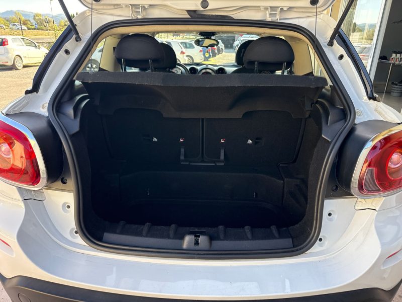 MINI COUNTRYMAN 1.6 D 112 ch Pack Red Hot Chili