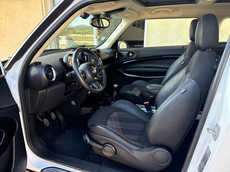 MINI COUNTRYMAN 1.6 D 112 ch Pack Red Hot Chili