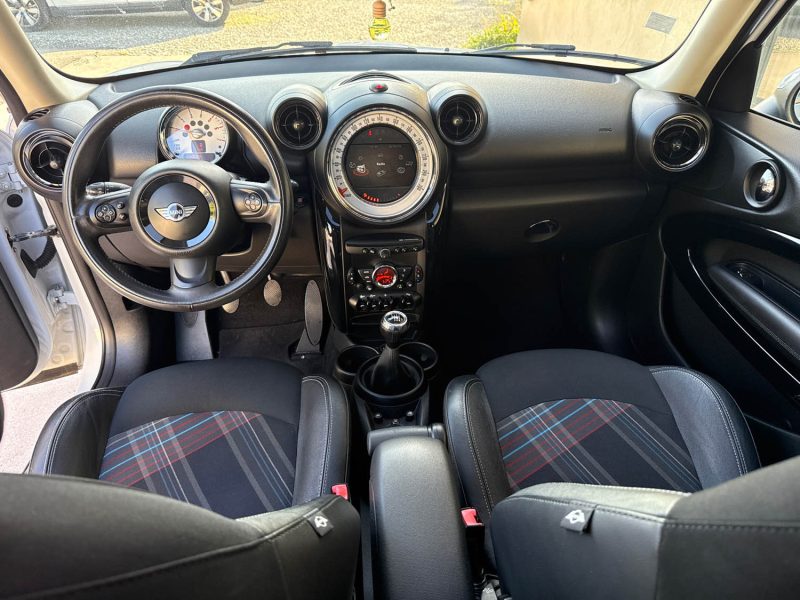 MINI COUNTRYMAN 1.6 D 112 ch Pack Red Hot Chili