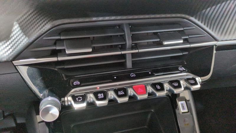 Peugeot 208 Hybrid 100 e-dcs6 style