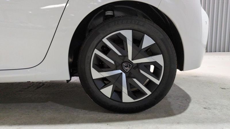 Peugeot 208 Hybrid 100 e-dcs6 style