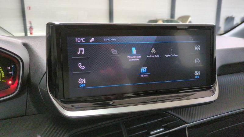 Peugeot 208 Hybrid 100 e-dcs6 style