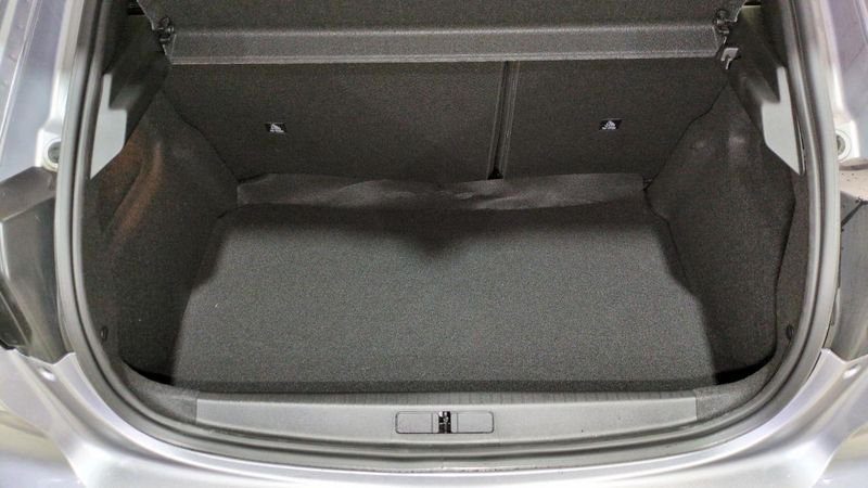 Peugeot 208 Hybrid 100 e-dcs6 style