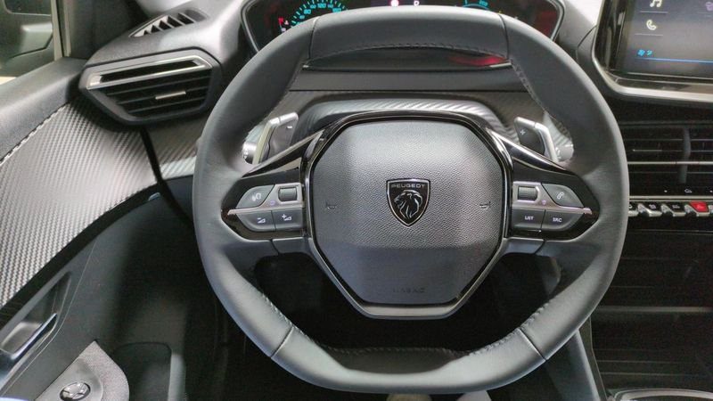 Peugeot 208 Hybrid 100 e-dcs6 style