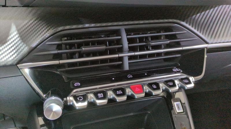 Peugeot 208 Hybrid 100 e-dcs6 style