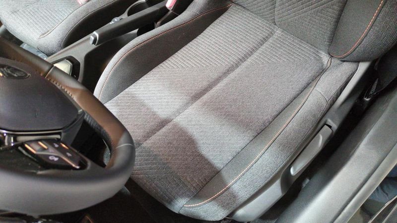 Peugeot 208 Hybrid 100 e-dcs6 style