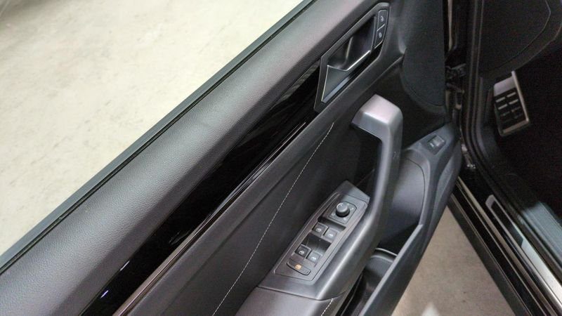 Volkswagen T-Roc 1.5 tsi evo2 150 start/stop dsg7 r-line edition + hayon mains libres + sieges chauffants