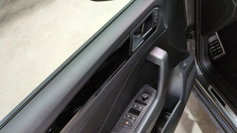 Volkswagen T-Roc 1.5 tsi evo2 150 start/stop dsg7 r-line edition + hayon motorise + sieges chauffants