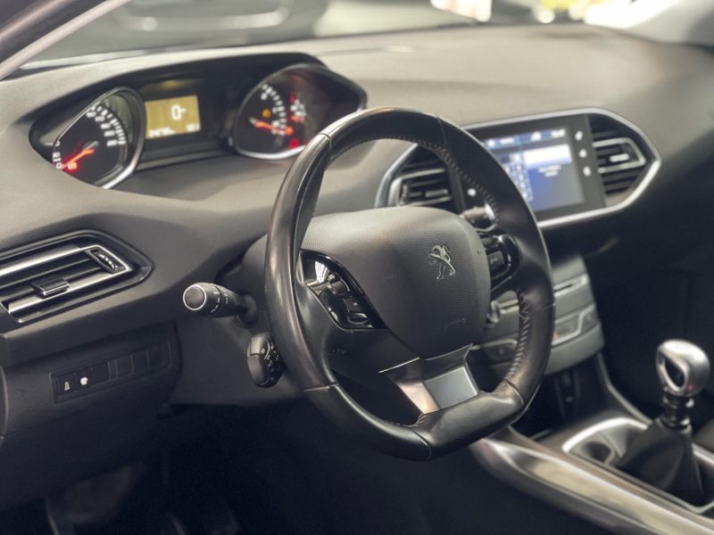 PEUGEOT 308 SEULEMENT 42800 KMS 1.6 e-HDi FAP 115ch ALLURE 1ERE MAIN GARANTIE 12 MOIS