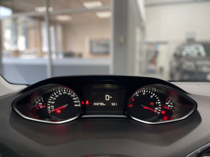 PEUGEOT 308 SEULEMENT 42800 KMS 1.6 e-HDi FAP 115ch ALLURE 1ERE MAIN GARANTIE 12 MOIS