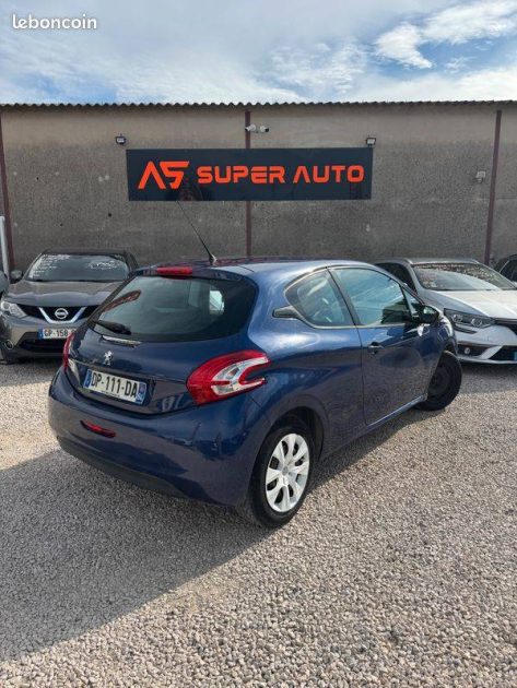 PEUGEOT 208 2016