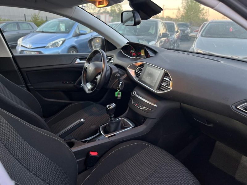 PEUGEOT 308 II 1.5 BLUEHDI 130ch ACTIVE BUSINESS