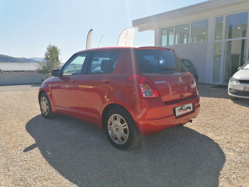 SUZUKI Swift - 90ch essence