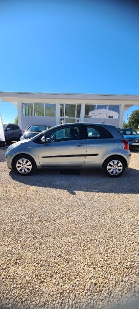 TOYOTA Yaris - 90ch essence
