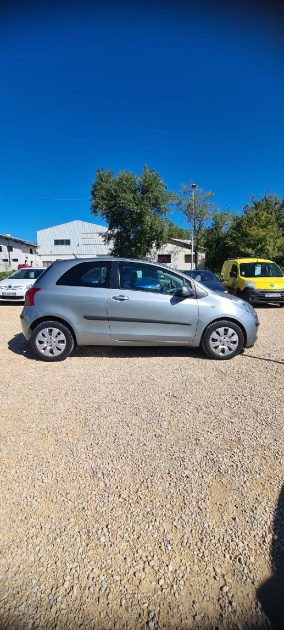 TOYOTA Yaris - 90ch essence