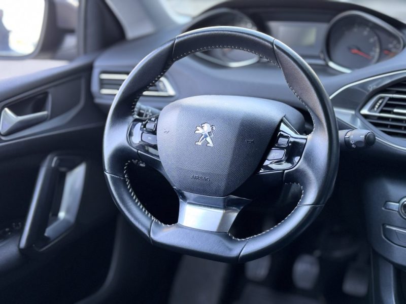 PEUGEOT 308 1.2 Puretech 110ch Style - Distribution Ok