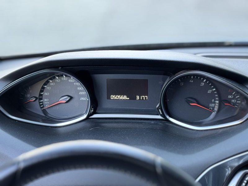 PEUGEOT 308 1.2 Puretech 110ch Style - Distribution Ok