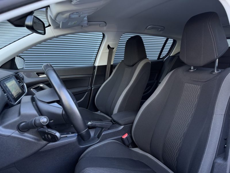 PEUGEOT 308 1.2 Puretech 110ch Style - Distribution Ok