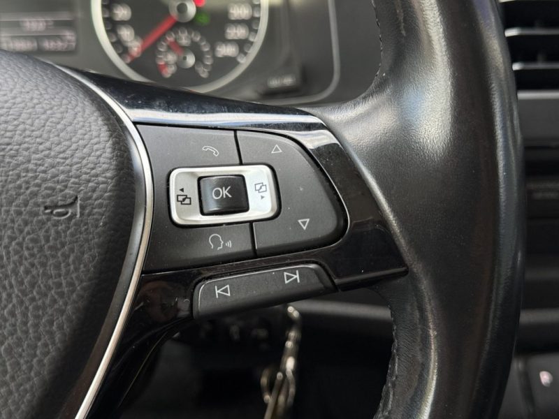 VOLKSWAGEN Caravelle 2.0 TDI Court DSG7 150 cv CARPLAY / SIÈGES CHAUFFANTS / CUIR / TOIT OUVRANT