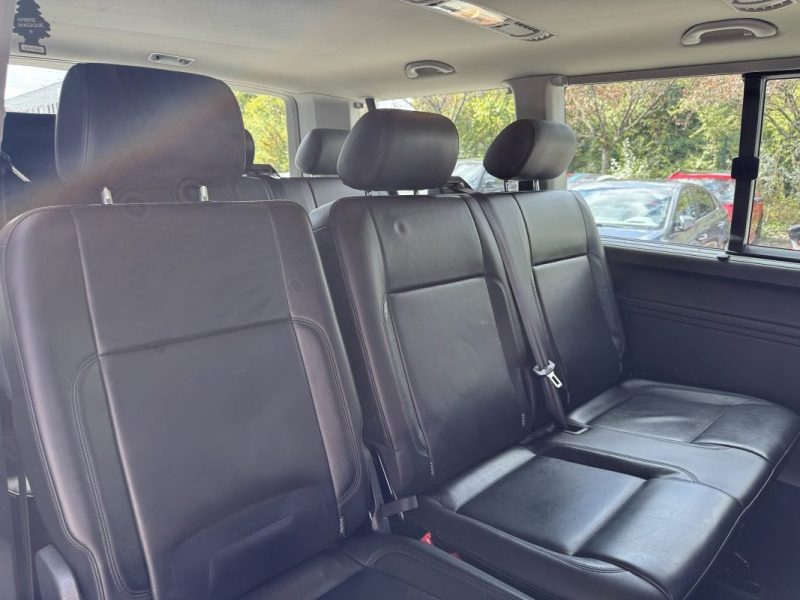 VOLKSWAGEN Caravelle 2.0 TDI Court DSG7 150 cv Confortline - Sièges Cuir Chauffants