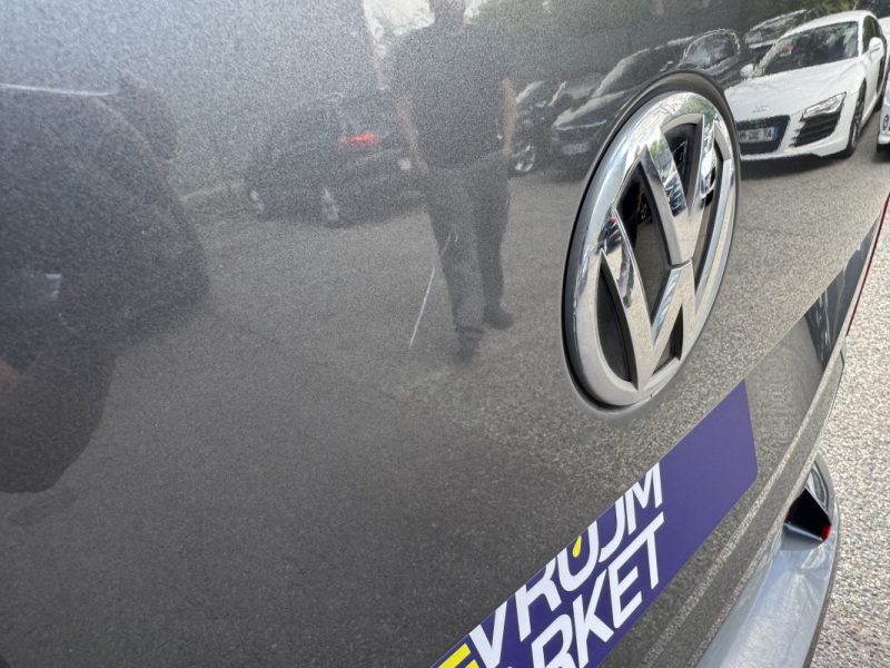 VOLKSWAGEN Caravelle 2.0 TDI Court DSG7 150 cv CARPLAY / SIÈGES CHAUFFANTS / CUIR / TOIT OUVRANT