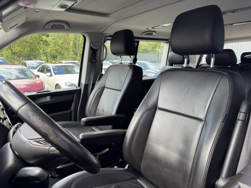 VOLKSWAGEN Caravelle 2.0 TDI Court DSG7 150 cv CARPLAY / SIÈGES CHAUFFANTS / CUIR / TOIT OUVRANT