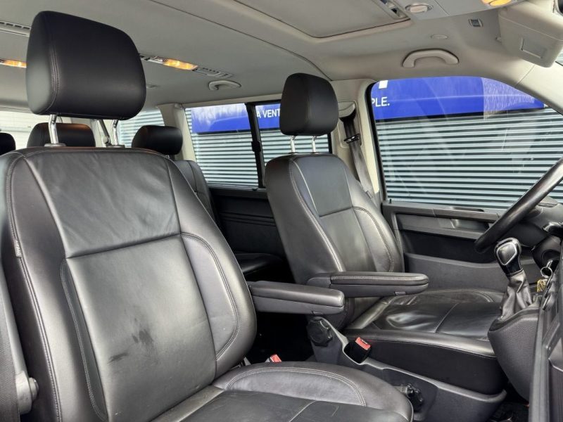 VOLKSWAGEN Caravelle 2.0 TDI Court DSG7 150 cv Confortline - Sièges Cuir Chauffants