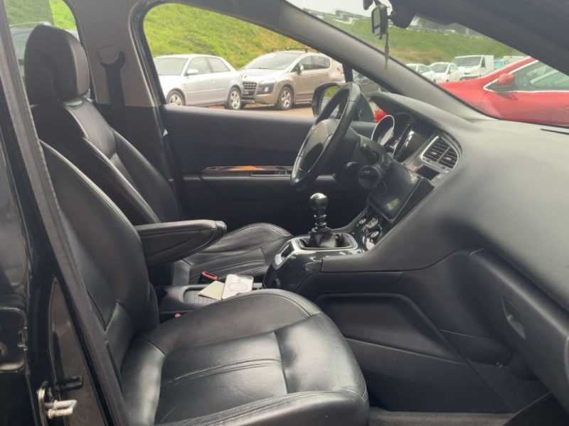 PEUGEOT 5008 1.6 HDi 112cv Premium