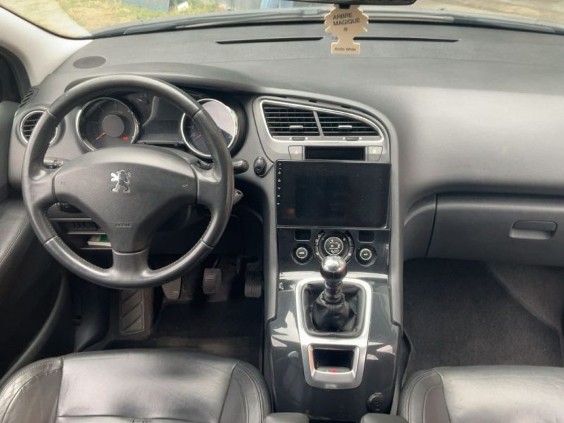 PEUGEOT 5008 1.6 HDi 112cv Premium