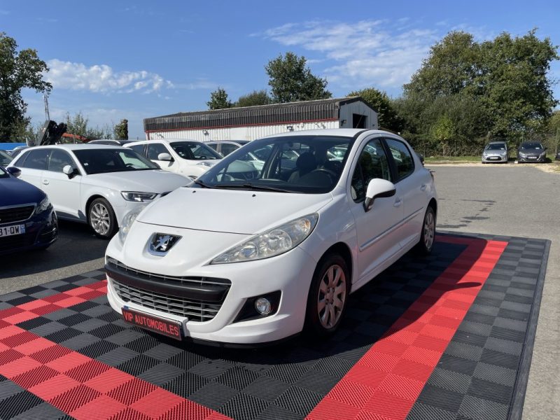 PEUGEOT 207 2011