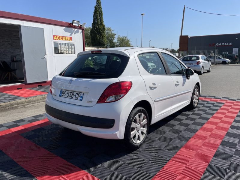 PEUGEOT 207 2011