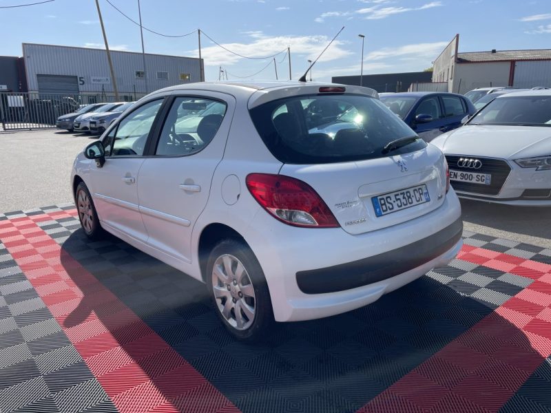 PEUGEOT 207 2011