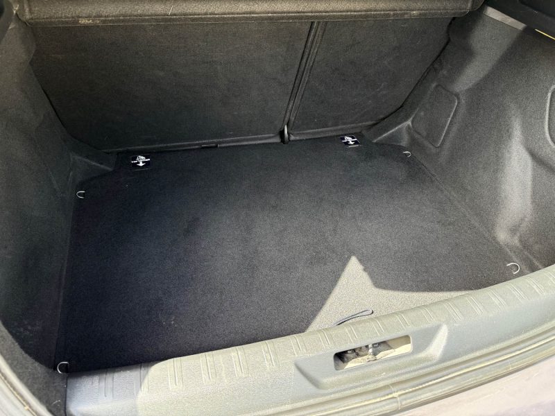 PEUGEOT 308 1.6 HDI 90ch Business Pack 5p