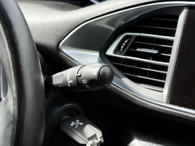 PEUGEOT 308 1.6 HDI 90ch Business Pack 5p